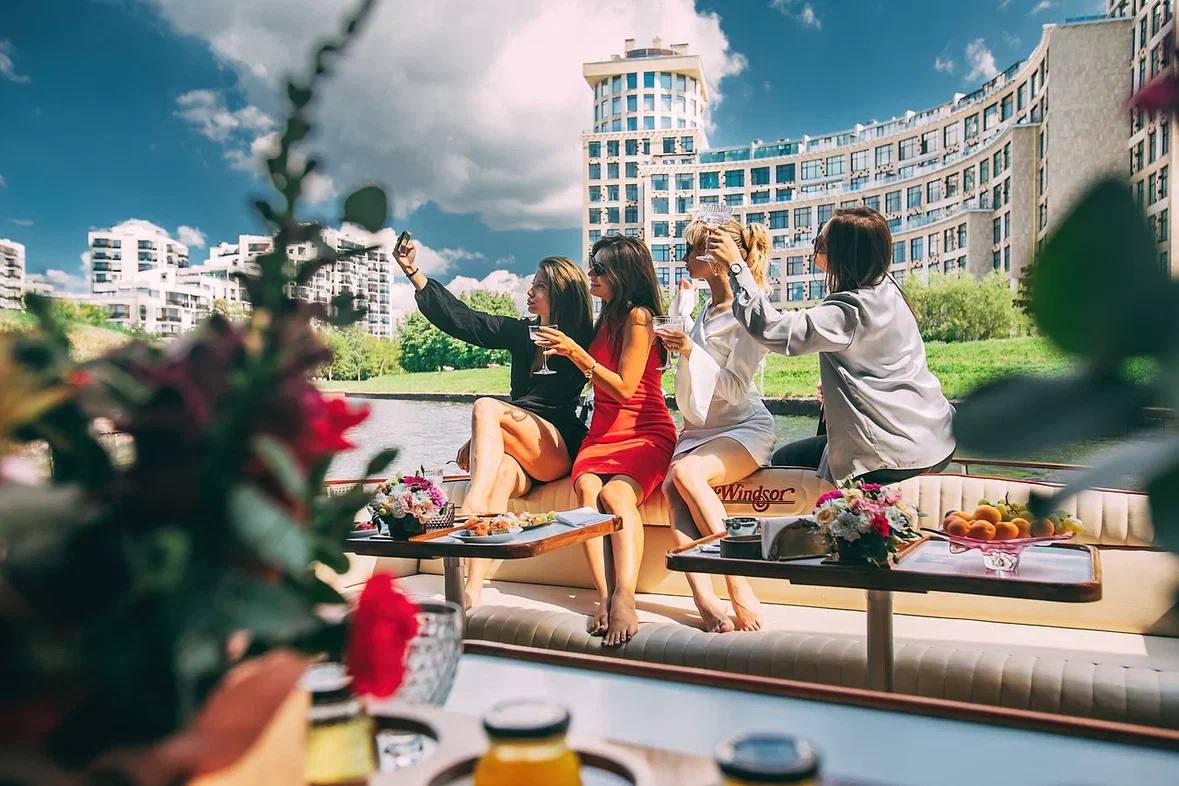 Аренда катеров в Петербурге